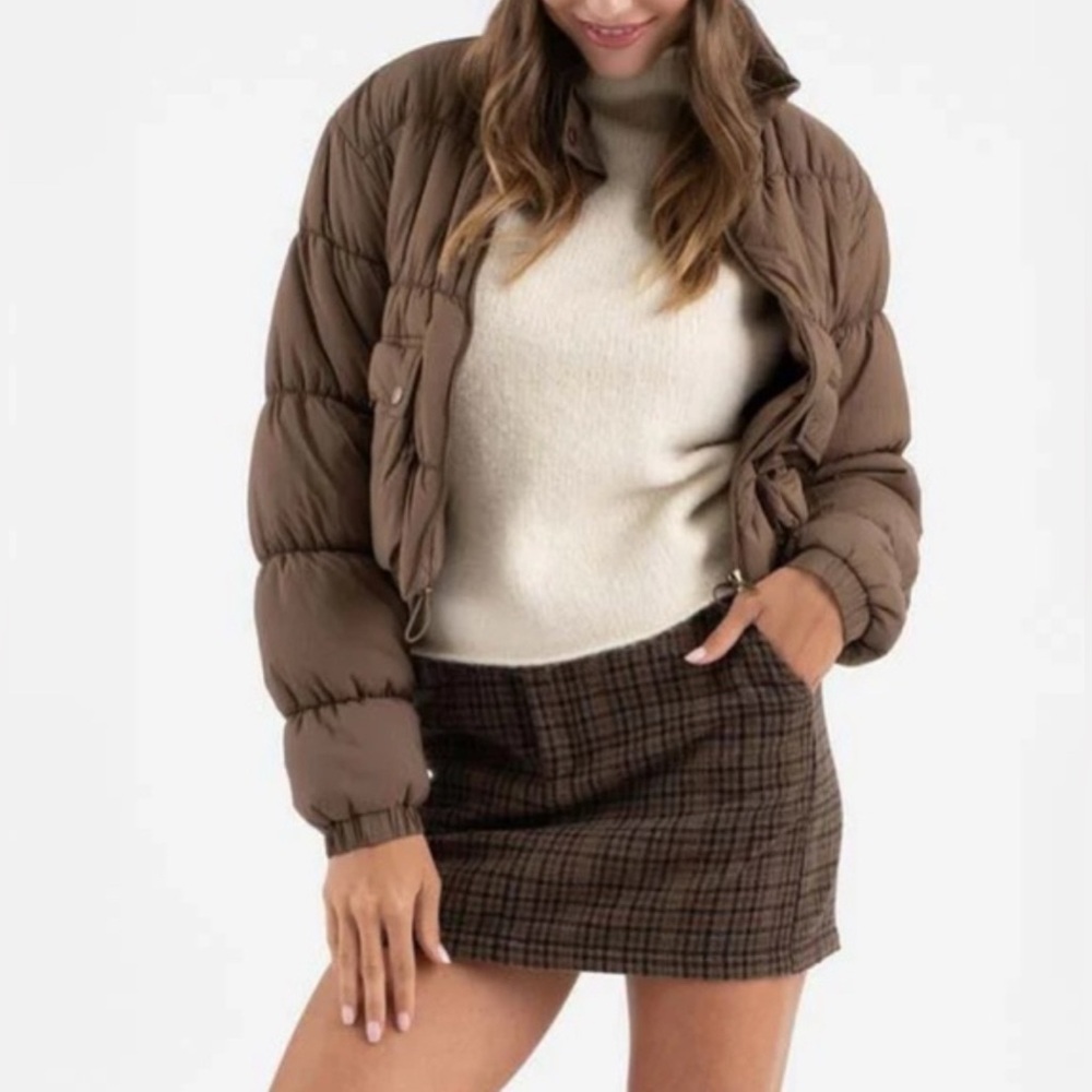 ✨NWT Women’s Blu Pepper Brown Lightweight Cropped Puffer Jacket Size Medium